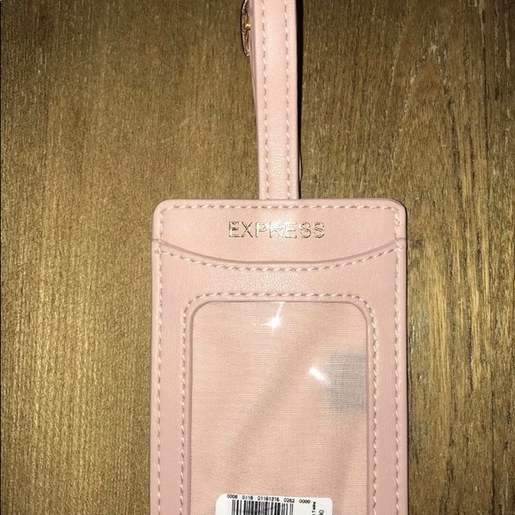 Express Vacation Mode on Passport Holder & Luggage Tag $20 - Picture 7 of 8